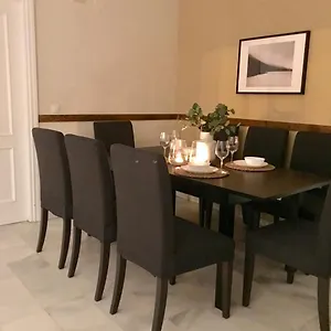 Large And Elegant In Puerto Banus With Pools And Paddle Apartamento